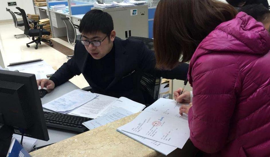 房企|15天不到就跌了21万,购房者要求返还“差价”,开发商保持沉默