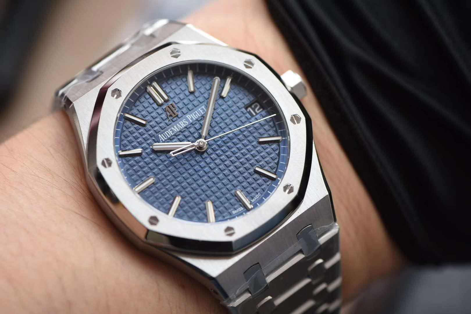 适合三十岁男性佩戴的手表有哪些？