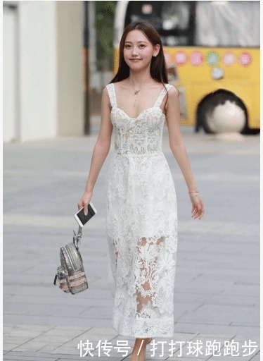 尽显|雕刻出来的裙子,不长也不短,尽显女人魅力