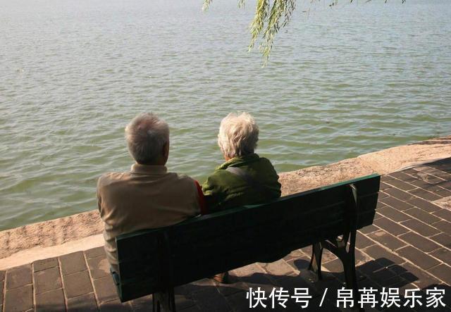 弟弟|“女儿,2岁弟弟交给你了”,女儿的回答让年过半百的父母心凉