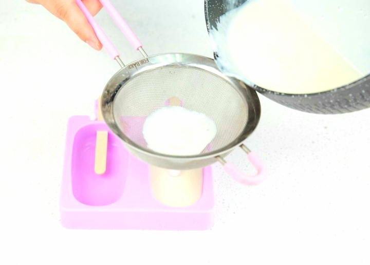 手把手教你自制脆皮雪糕，奶香浓郁嘎嘣脆，口感超棒关键还实惠