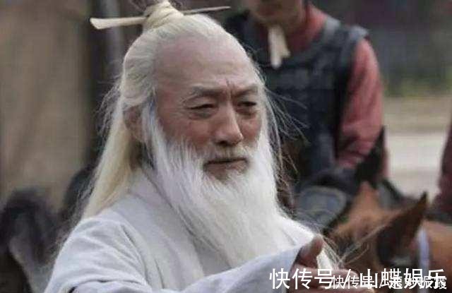 战平|金庸小说只有一人敢单挑武当，此人凭借一招大九天手，战平张三丰