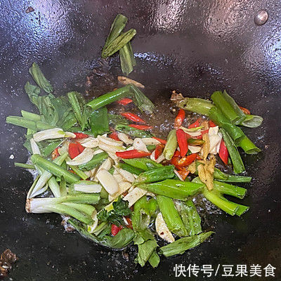 香辣蟹|方便简单家常菜香辣蟹，让你吃了还想吃