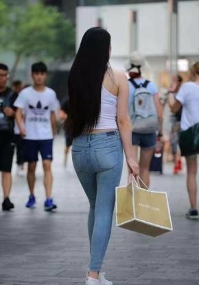 造型|裤装女神怎么穿牛仔裤这样搭,夏日造型清新有活力