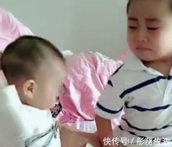 宝妈|1岁弟弟突然暴打6岁哥哥,在宝妈一番教育后,哥哥做法让人暖心