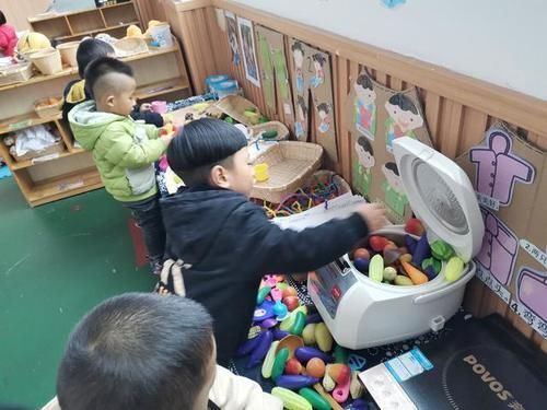 菲菲|“扔了怪浪费,给你家孩子穿吧”,宝妈假意收下后,第二天就捐了