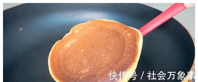 蛋黄|烘焙界的一股清流,比面包好吃,比蛋糕简单,一口平底锅也能做!