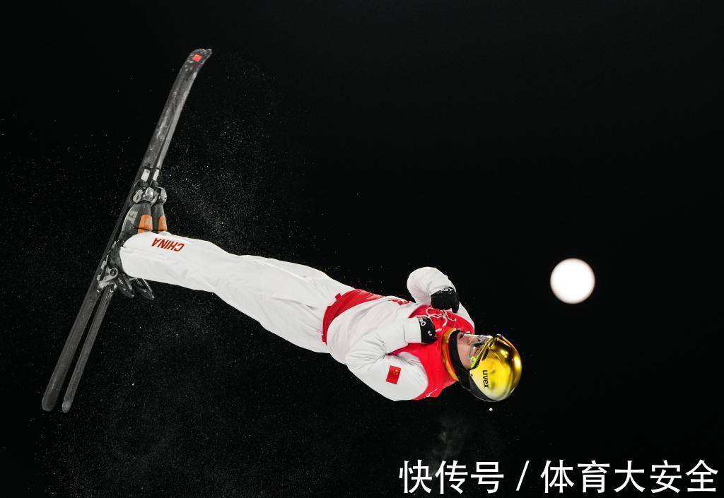 齐广璞|他是风暴中的王者,你想像他一样驰骋雪场吗?