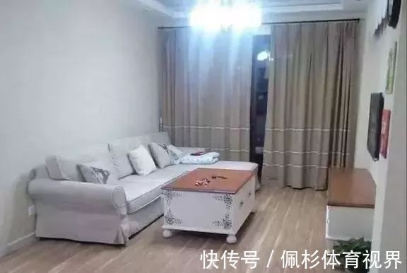 家人|老婆不顾家人的反对,卫生间就砌半堵墙,完工后全家都夸她聪明