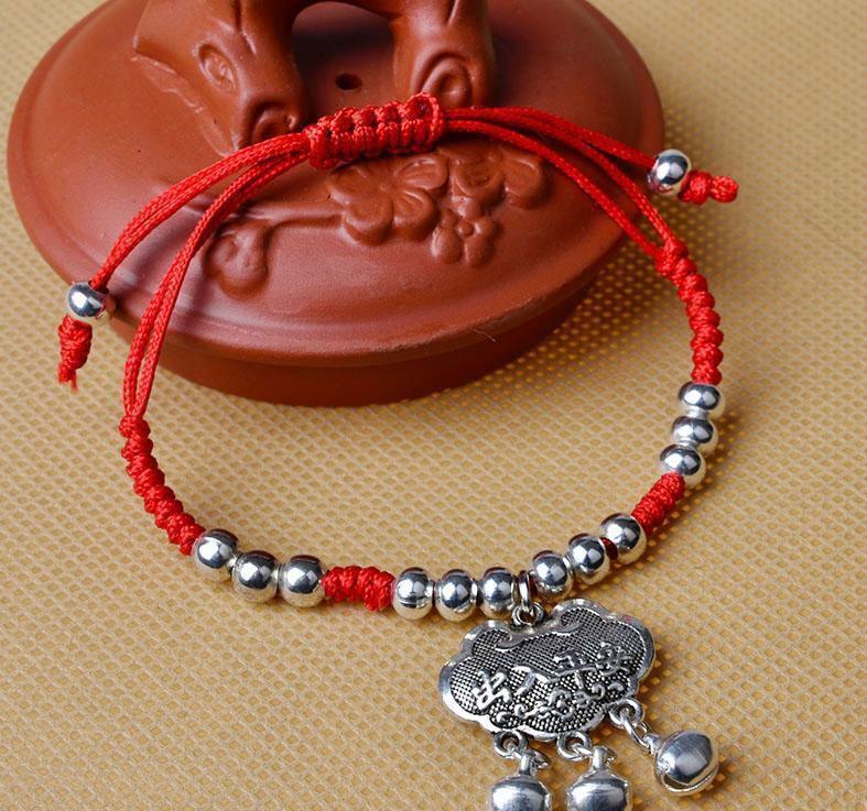 反目|过生日毁了孩子一只手!家人反目:谁让你给娃送这个?