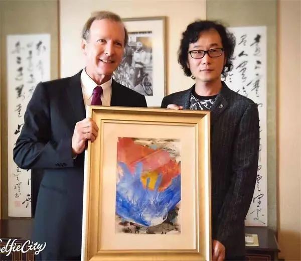 霍金《时间简史》里宇宙的奥秘,被刘泽融入了绘画中