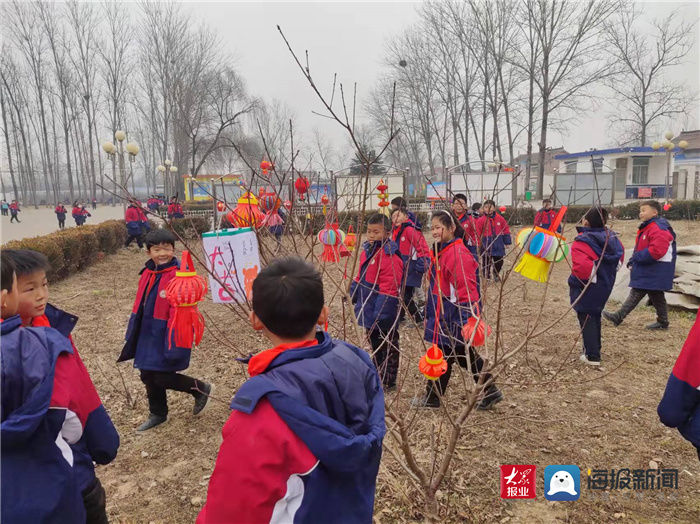 西城完全小学&鄄城县古泉街道西城完全小学开展“迎新春环保灯笼制作展示大赛”活动