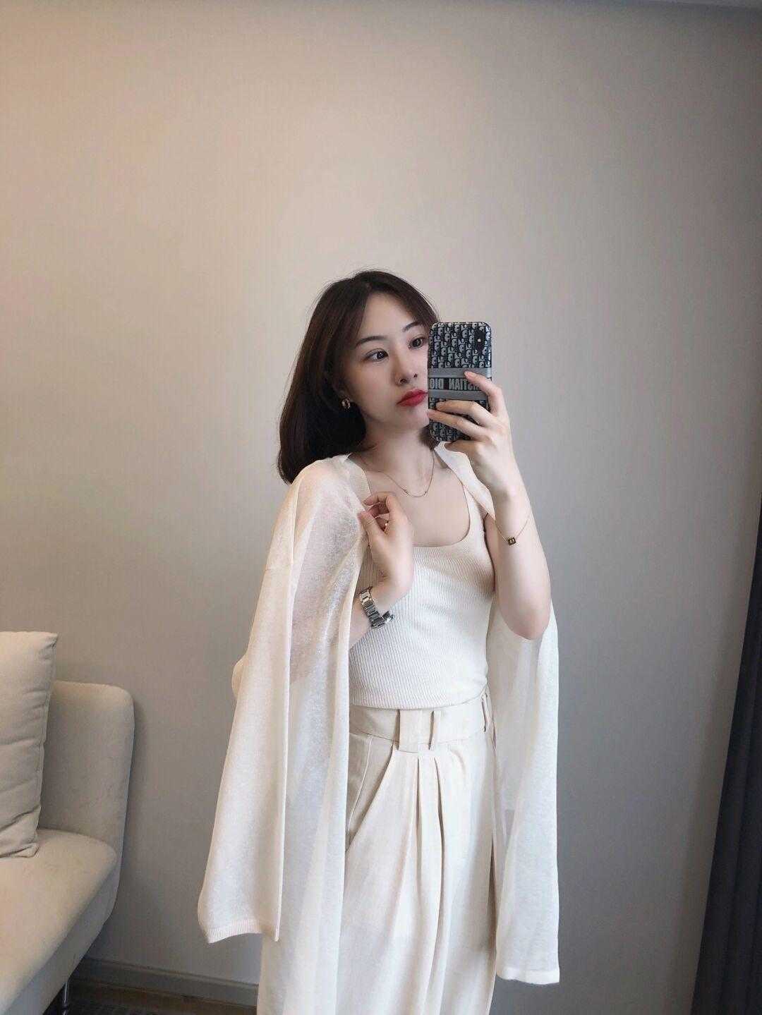 小姑娘|夏季想要变成气质女神,这几套衣服搭配方法,清新减龄又洋气