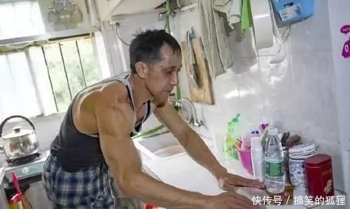爆棚|58岁中国环卫工大叔健身20年，肌肉爆棚谁说健身是有钱人的爱好
