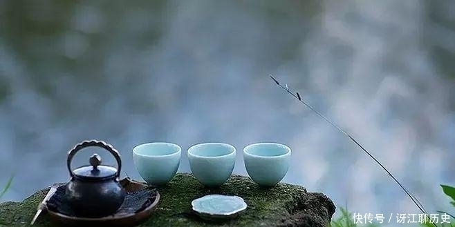 数字联#灵隐寺一则千年对联,上联:“人生哪能多得意”,下联更富有智慧