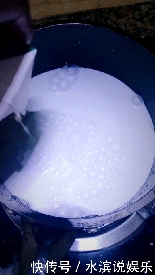 救星|它是头发的救星!每天吃一点它,头发乌黑有光泽,再不见少白头