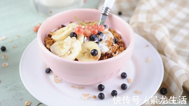 买燕麦时,要记得区分燕麦片和麦片,差别很大,买错等于浪费钱