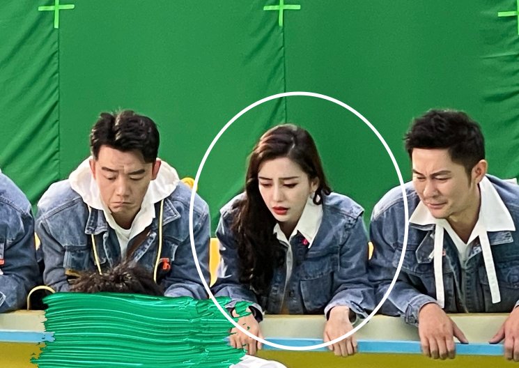 《跑男9》刚官宣不久，杨颖就现身直播间，谁知生图状态成为亮点