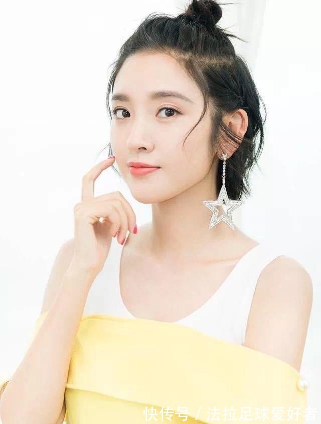 脸型|丸子头已经不流行了,现在流行男女通吃的“苹果头”,减龄显脸小!