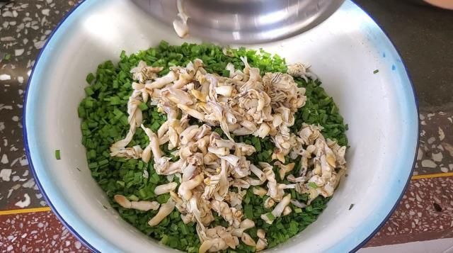 夏天|夏天,用这海鲜包饺子没想到比鲅鱼馅鲜,一次30个不解馋,真好吃