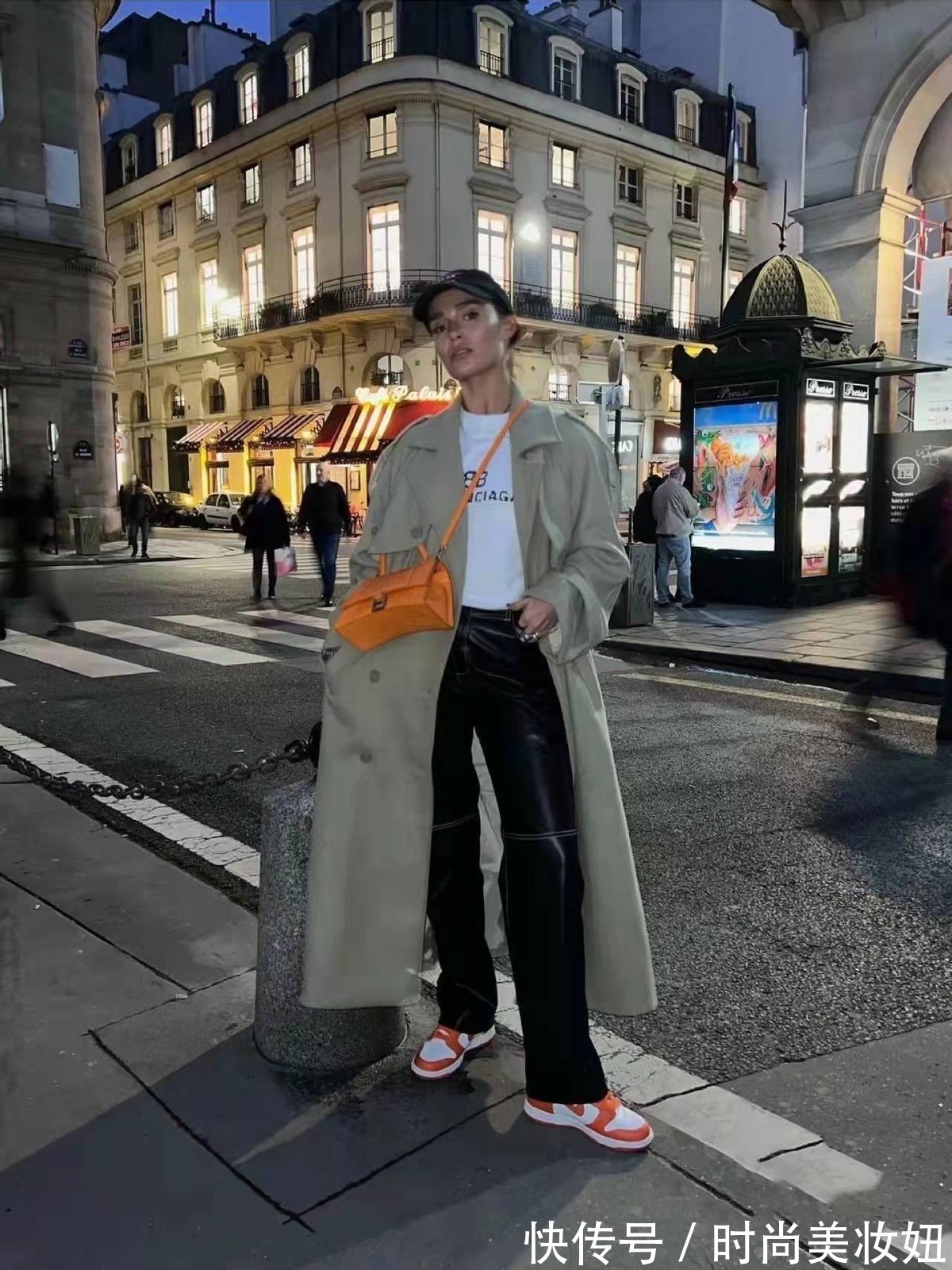 统一性 大衣不要总是搭配半身裙,配这几款裤子更洋气,时髦精都爱穿