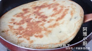 早餐饼别再出去买了,教你懒人做法,手不沾面10分钟出锅