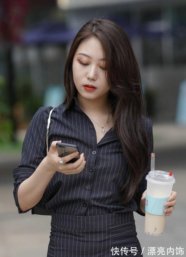 打扮 女性越是到了年纪,就越是要好好的打扮自己,才能彰显迷人气质!
