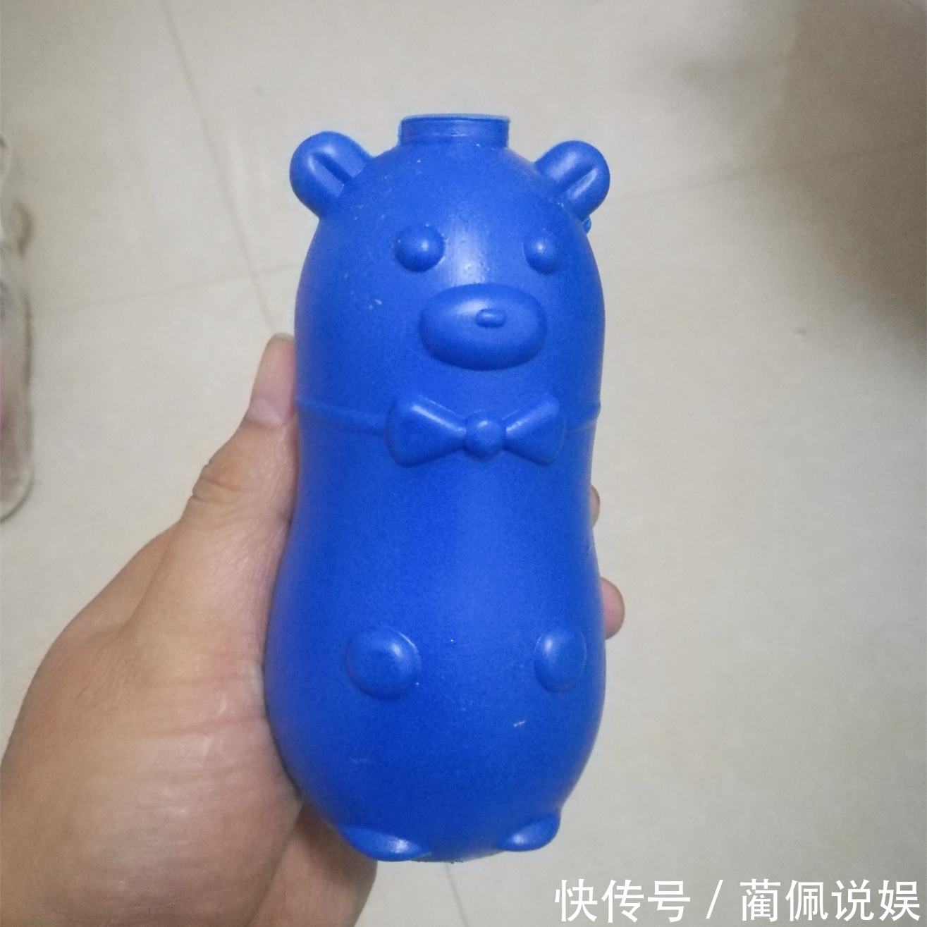 拖鞋架|这10种卫浴用品，早该拉入家用“黑名单”，该换就换了吧！
