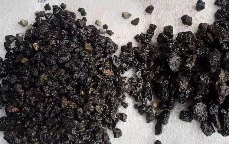 泥炭土、煤渣、火山石养花，更适用于多肉，加强盆栽土透气性