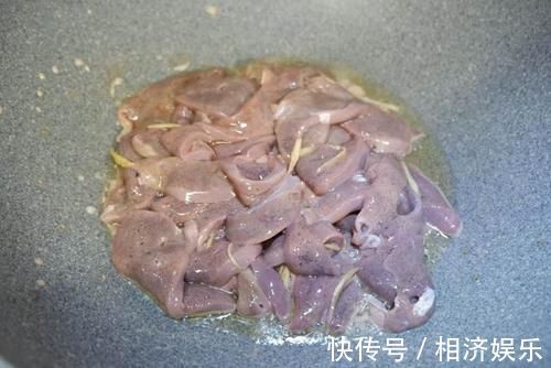 家常菜|明目补血的菜品，好吃又不贵，不要错过的一道家常菜