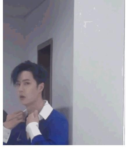 撩人|王一博無袖T太撩人了，隨便一扭都好好看啊，王一博最帥！