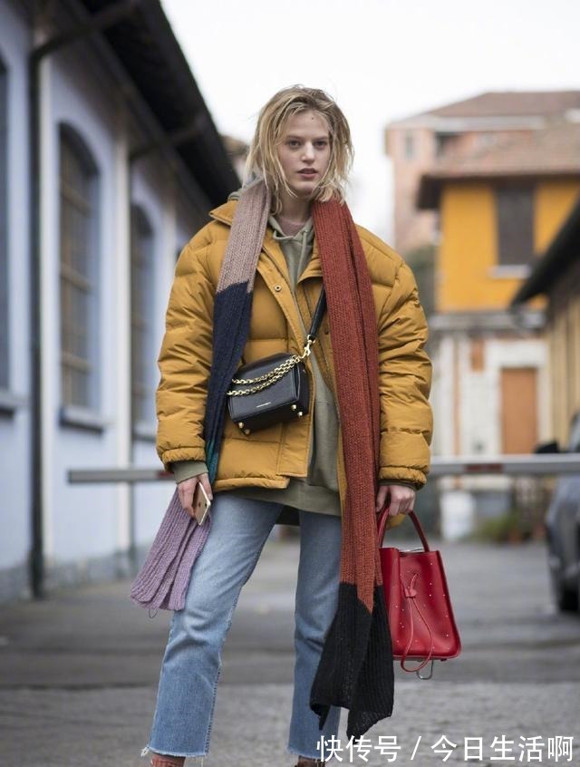 大衣 大衣“过时”了，今年冬天流行这件“羽绒服”，时尚大气又保暖！