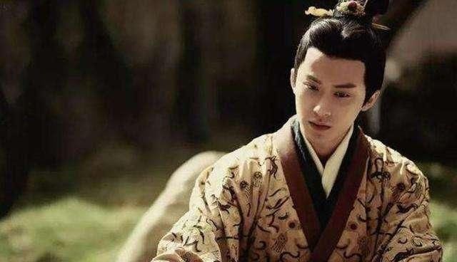 征求|曹操要改立曹植，征求贾诩意见，贾诩说完之后，曹操惊得一身冷汗