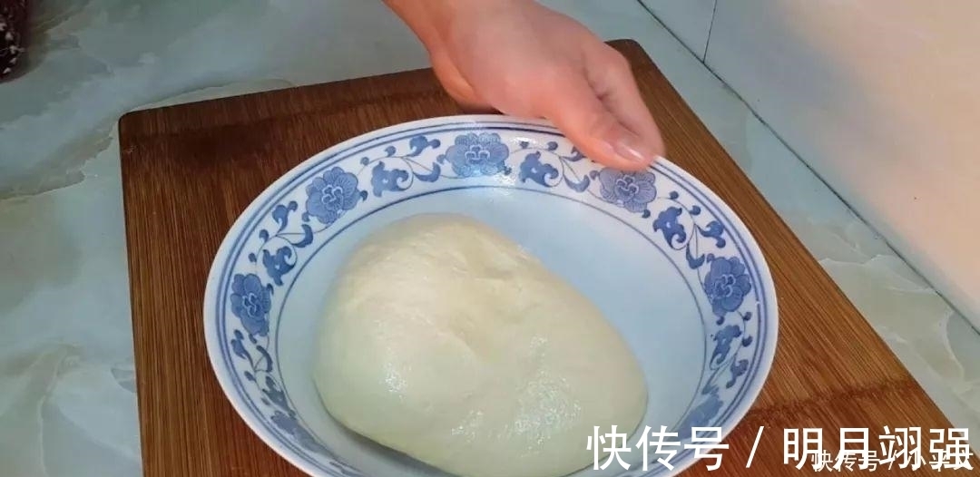 面粉还能这样做,不用一滴水,比面包火烧都好吃,老婆3个不够吃