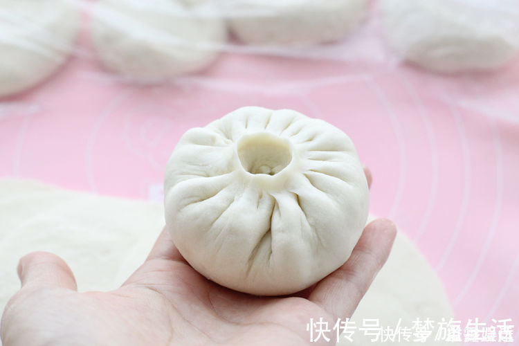 肉馅|用东北特色菜蒸包子，味道倍儿鲜美，老公自己就能吃一屉，真服了