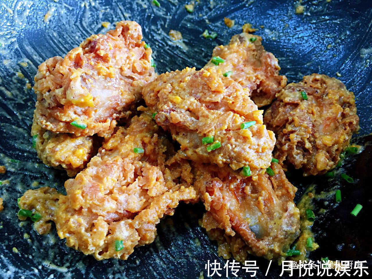 炸鸡翅我有小诀窍，这样炸出来的鸡翅又酥又香，色泽金黄