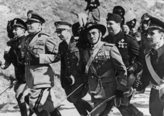 士兵|二战中最怂的国家,动不动就举白旗,还自觉建立俘虏营来关自己