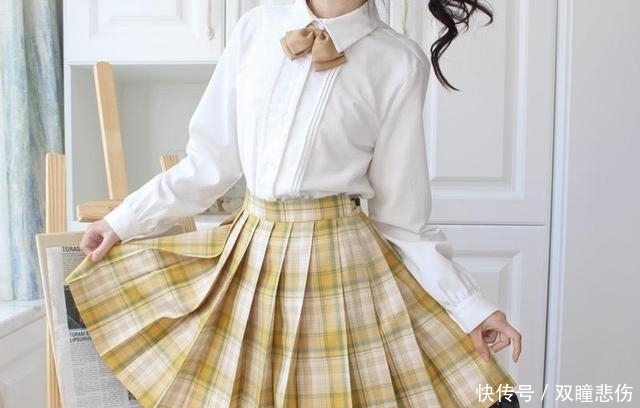 2021年的流行元素,“辉煌”二色,时髦又高级,你穿对了吗?