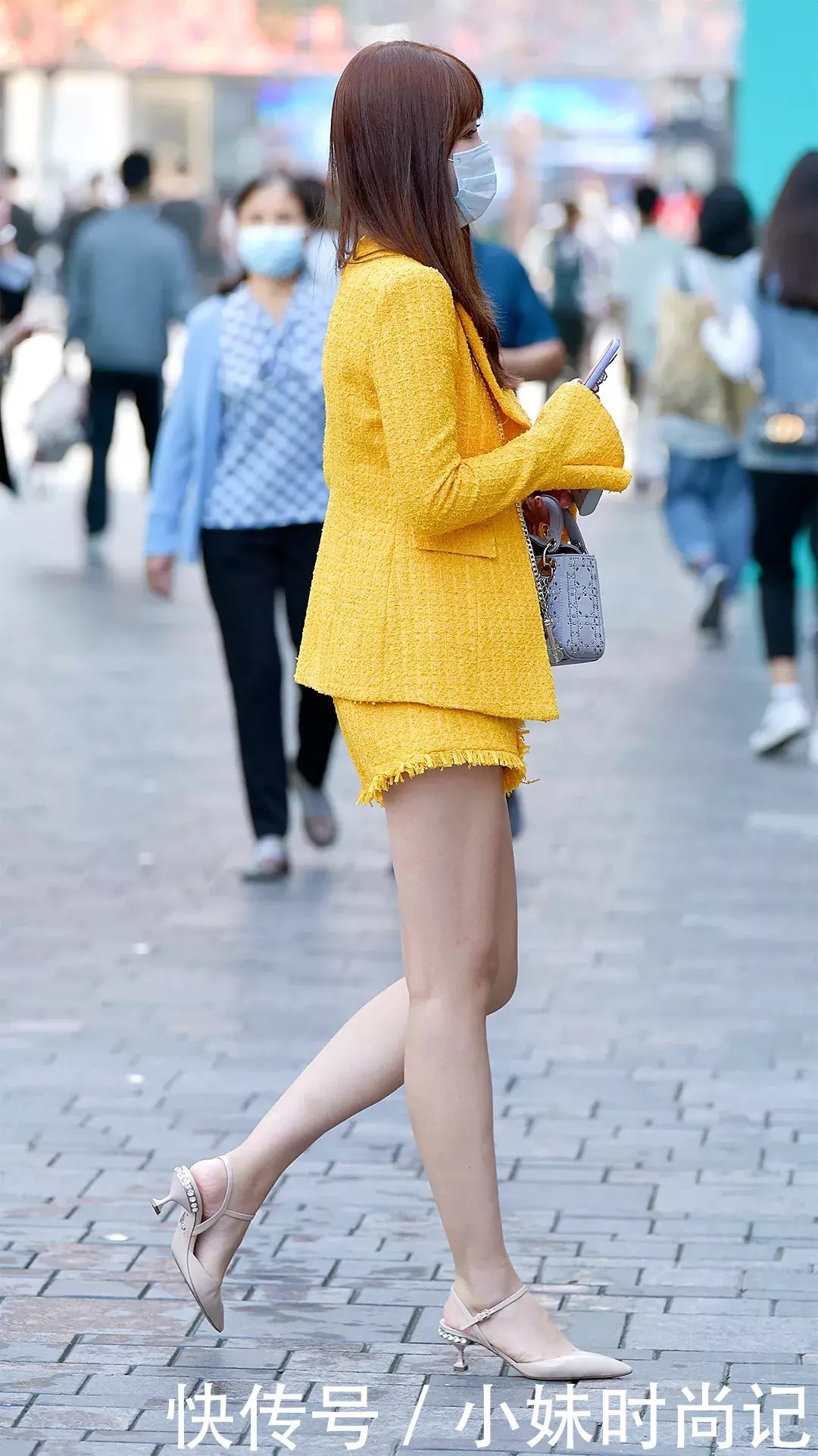 街拍时尚: 高跟鞋的时尚经, 高腰连衣裙大长腿, 从与众不同开始