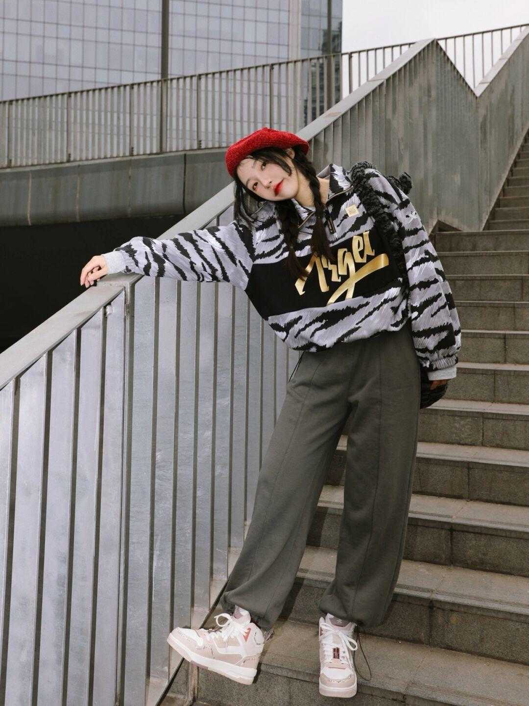 鎏金 今年流行“烫金元素”,个性时髦又有气场,普通人也能穿出高级感