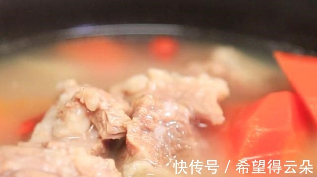 鲜嫩|牛肉这样做太美味,搭配山药和胡萝卜,鲜嫩又营养,家人都爱吃!