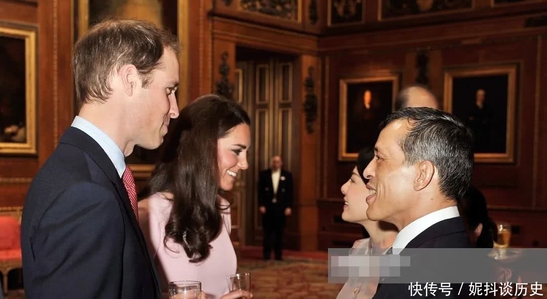 苏提达首饰盒再添一枚新戒指,虽然没有西拉米奢华,但满脸幸福