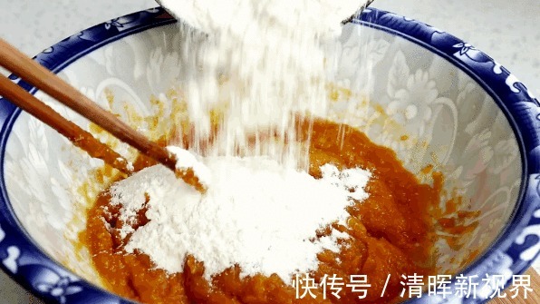 一日三餐|这种南瓜千层饼，在家就能做，口感独特，馅料丰富，比肉夹馍还香
