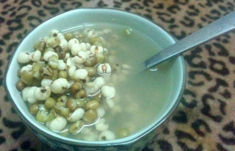 绿豆衣是个宝，绿豆和此物一起煮，健脾、补气血、除湿、控血糖