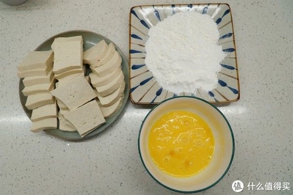 日常三餐 篇九十六:冬天吃豆腐,最让人嘴馋的做法,裹上鸡蛋液煎一煎,真的好香啊