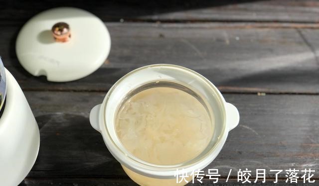 秋冬干燥常喝它,去燥润肺特滋润,每天一碗皮肤水润有光泽真年轻!