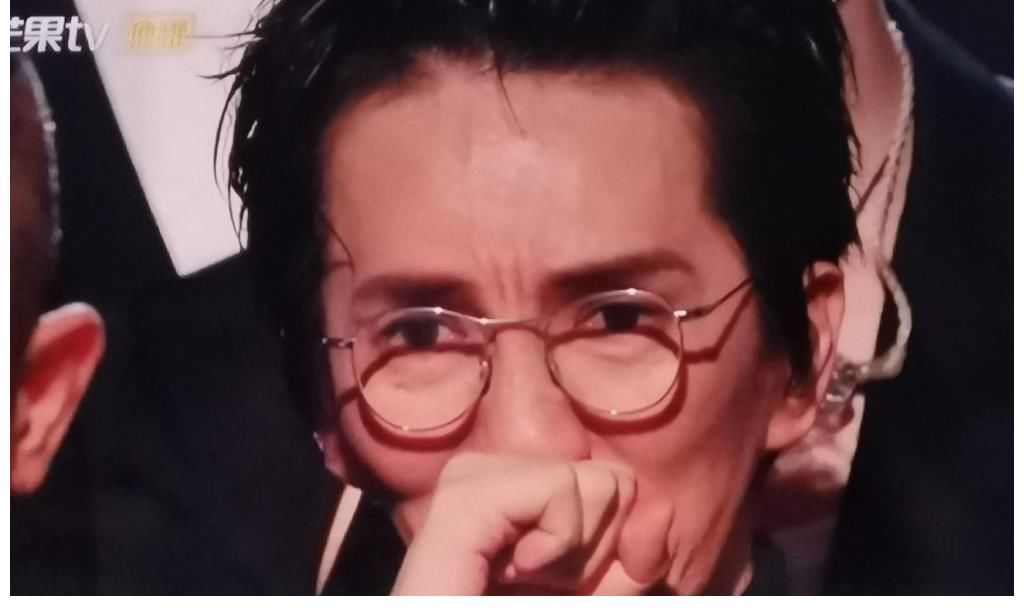 《披荊斬棘的哥哥》總決賽之夜，林志炫痛哭，安慰他的是誰？