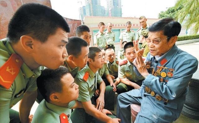 陈敏|陈敏学：13岁时当日军翻译，15岁时抗战胜利，摇身一变成英雄