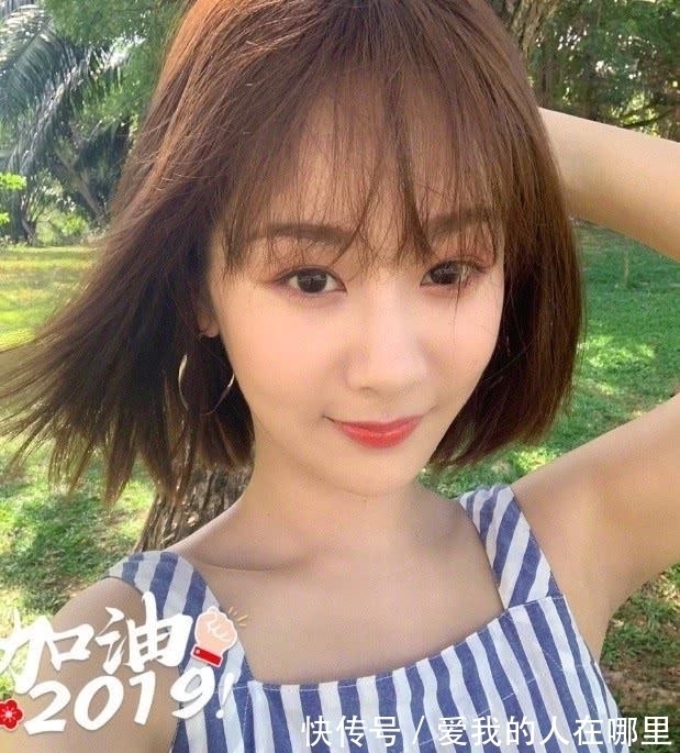 杨紫晒家常菜表示胖了,桌上五粮液抢镜了,调侃自己要退出娱乐圈