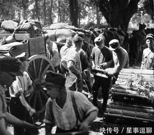 占领|老照片:占领乌克兰的德军,秋冬季节很难受,意大利人却有点享受
